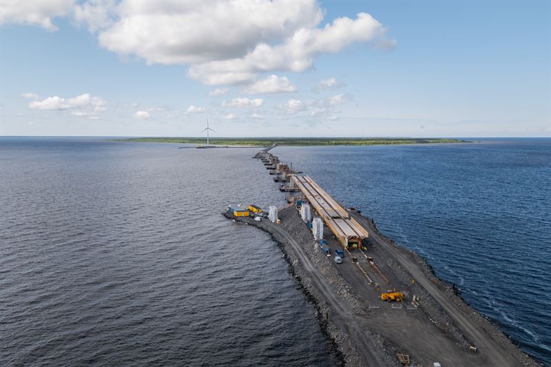 767 meter bro av väderbeständigt stål byggs i Finland